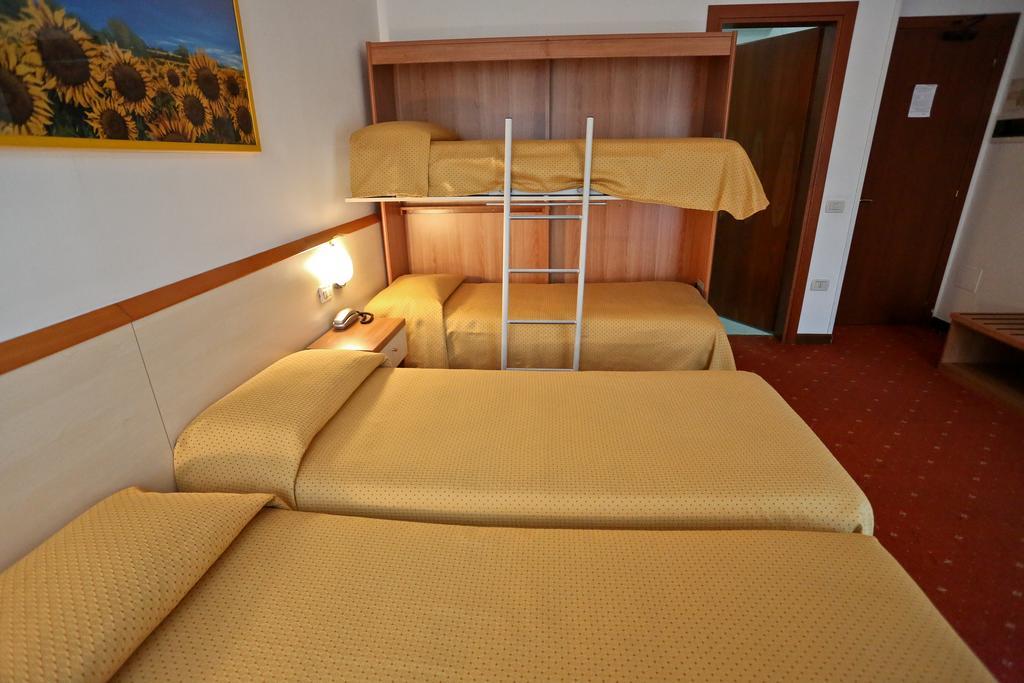Hotel Due Ragni Виллорба Экстерьер фото