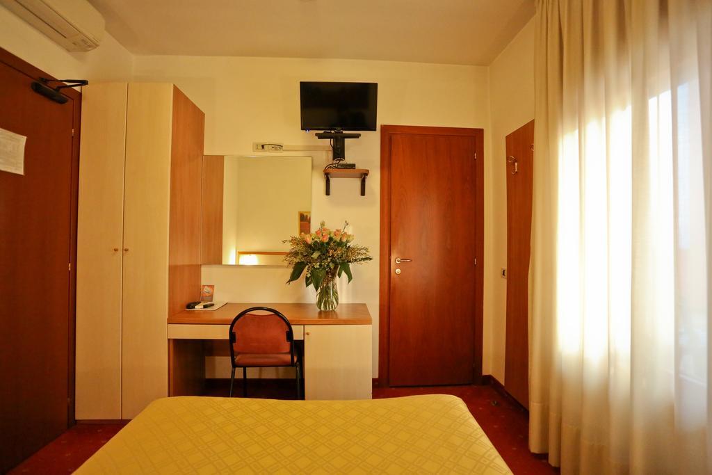 Hotel Due Ragni Виллорба Экстерьер фото