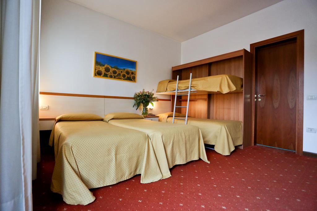 Hotel Due Ragni Виллорба Экстерьер фото