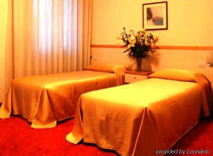 Hotel Due Ragni Виллорба Экстерьер фото