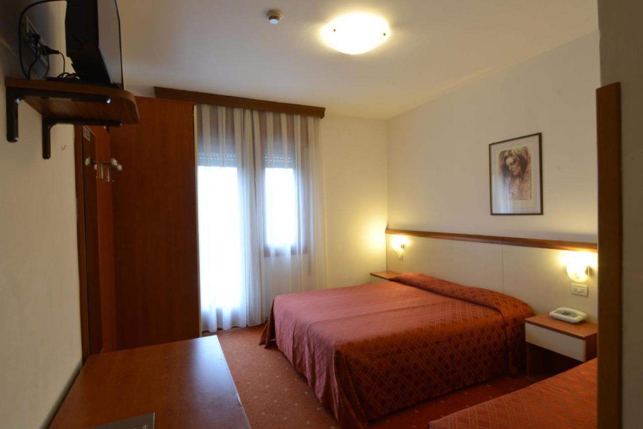 Hotel Due Ragni Виллорба Экстерьер фото